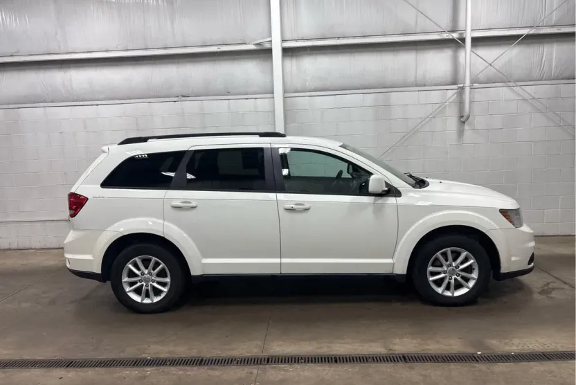 2016 Dodge Journey SXT photo 1