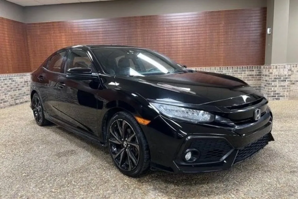 2018 Honda Civic Sport Touring photo 1
