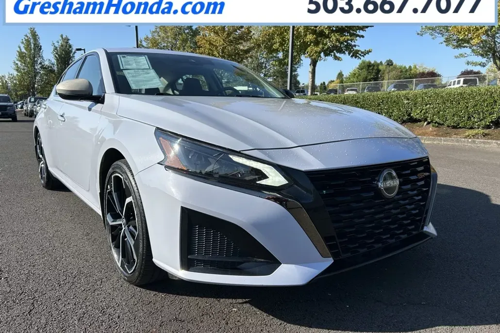 2024 Nissan Altima 2.5 SR photo 1