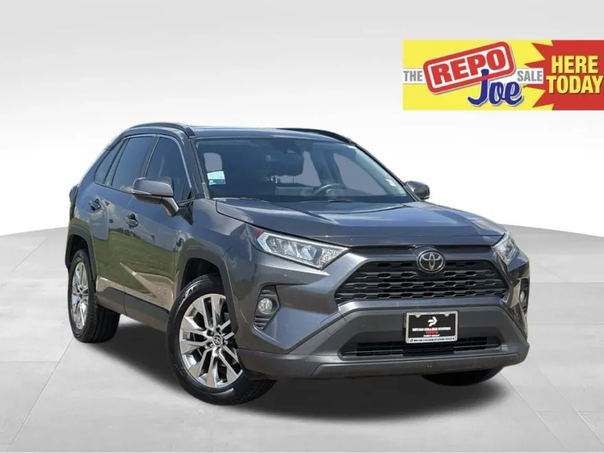 2020 Toyota RAV4 XLE Premium photo 1