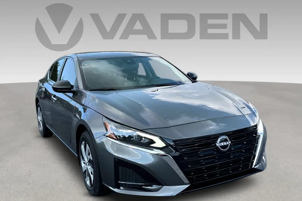 2025 Nissan Altima S photo 1