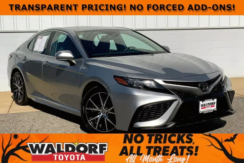 2023 Toyota Camry SE photo 1