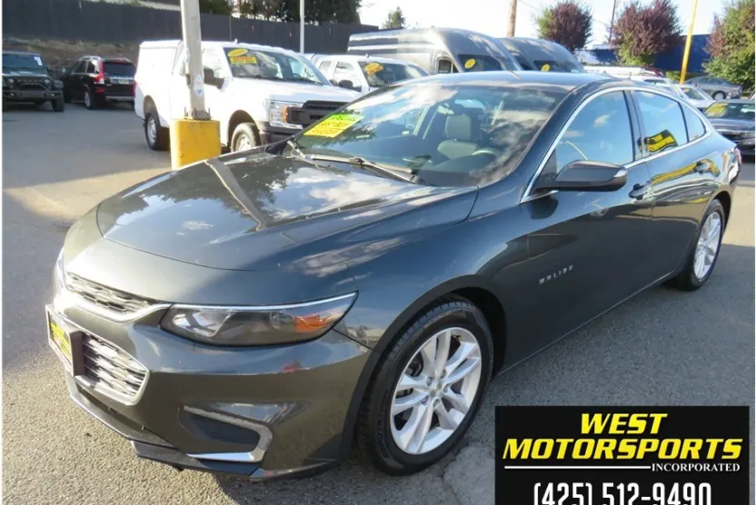 2017 Chevrolet Malibu 1LT photo 1
