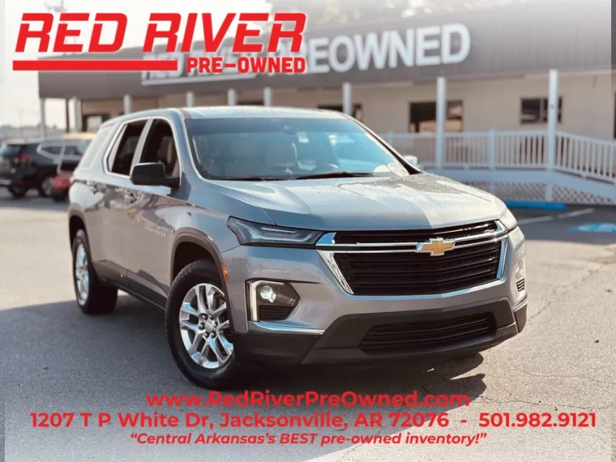 2023 Chevrolet Traverse LS photo 1