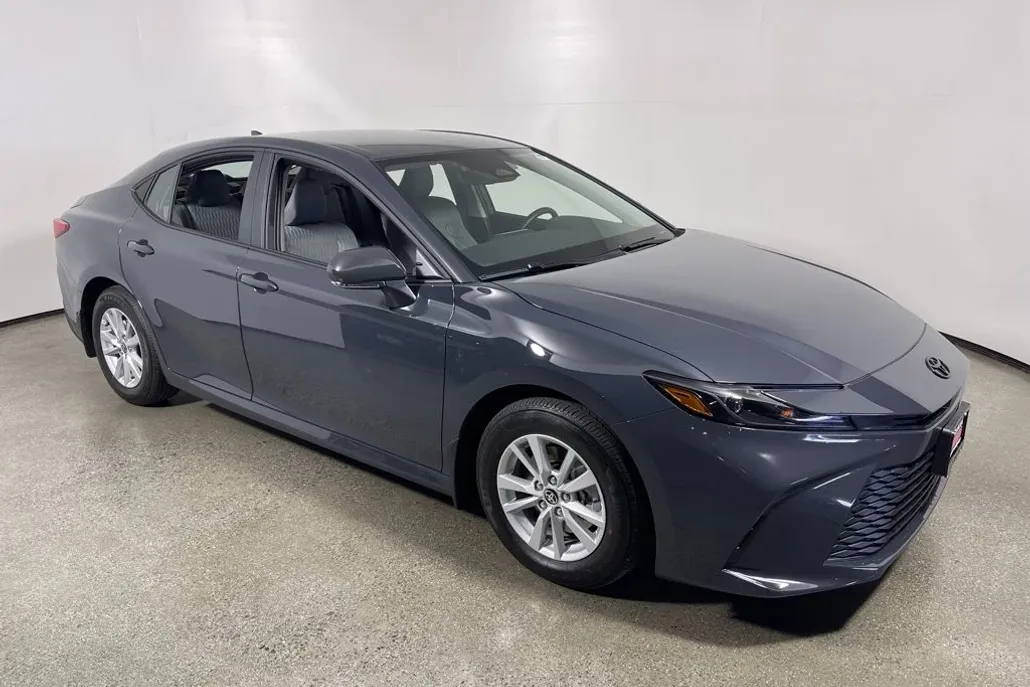 2026 Toyota Camry LE photo 1