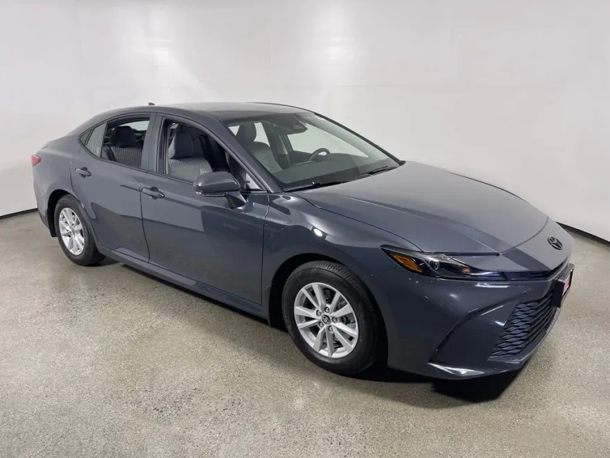 2026 Toyota Camry LE photo 1