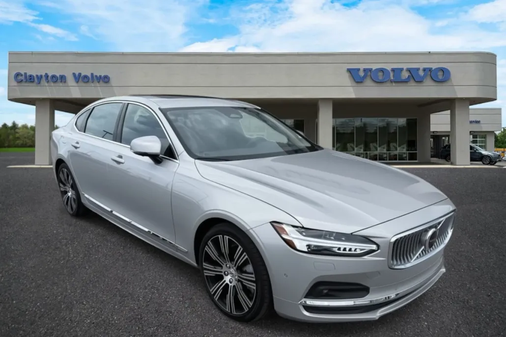 2025 Volvo S90 Plus photo 1