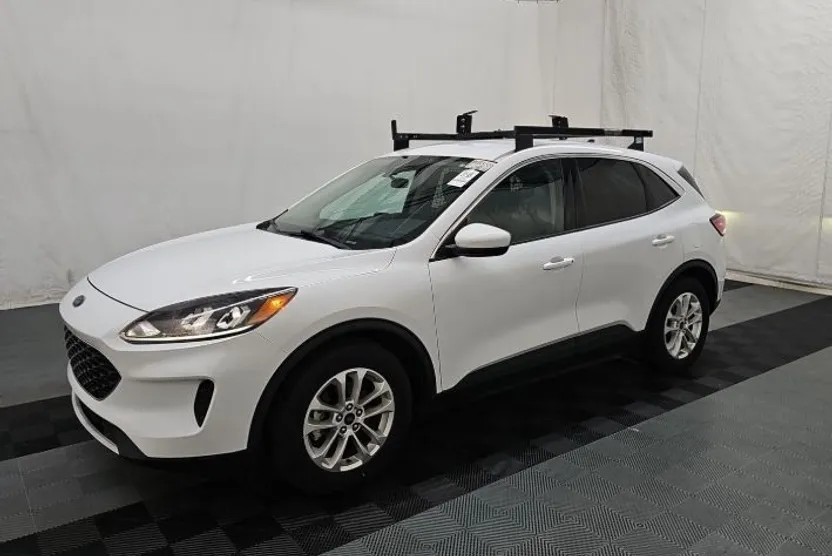 2020 Ford Escape SE photo 1