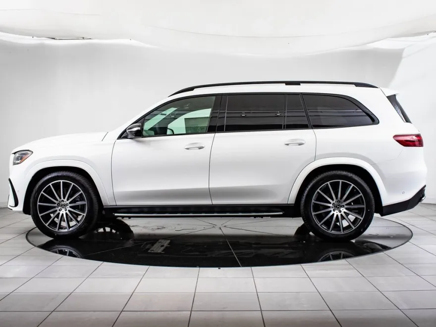 2026 Mercedes Benz GLS 580 4MATIC photo 1
