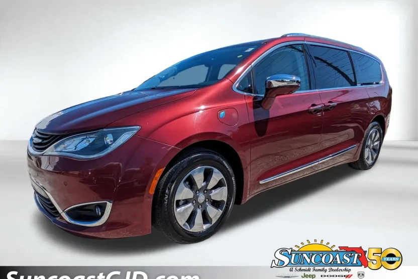 2018 Chrysler Pacifica Hybrid Limited photo 1