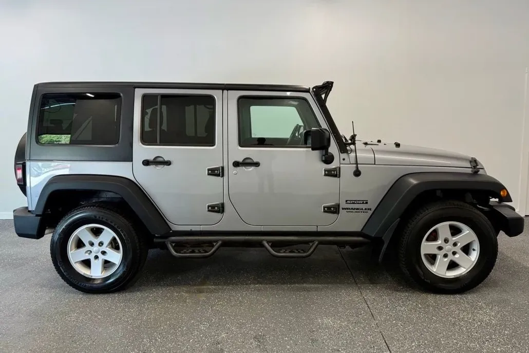 2017 Jeep Wrangler Unlimited Sport photo 1