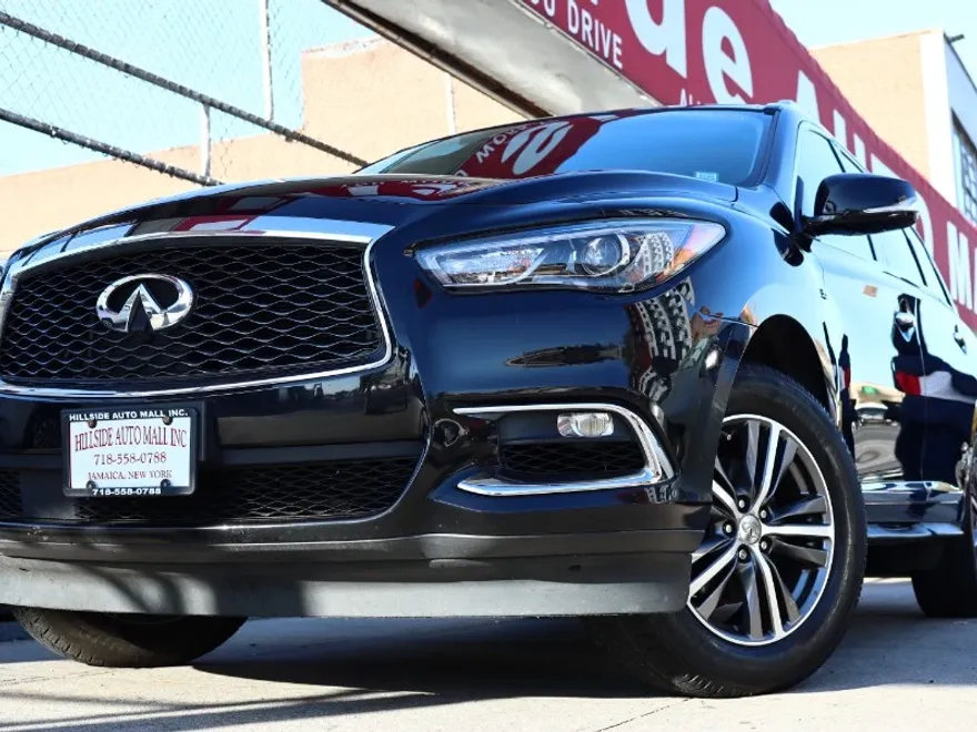2017 Infiniti QX60 Base photo 1