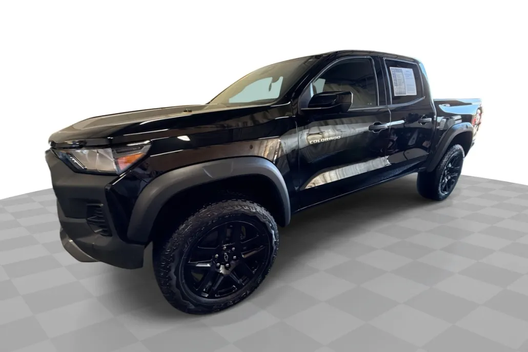 2024 Chevrolet Colorado Trail Boss photo 1