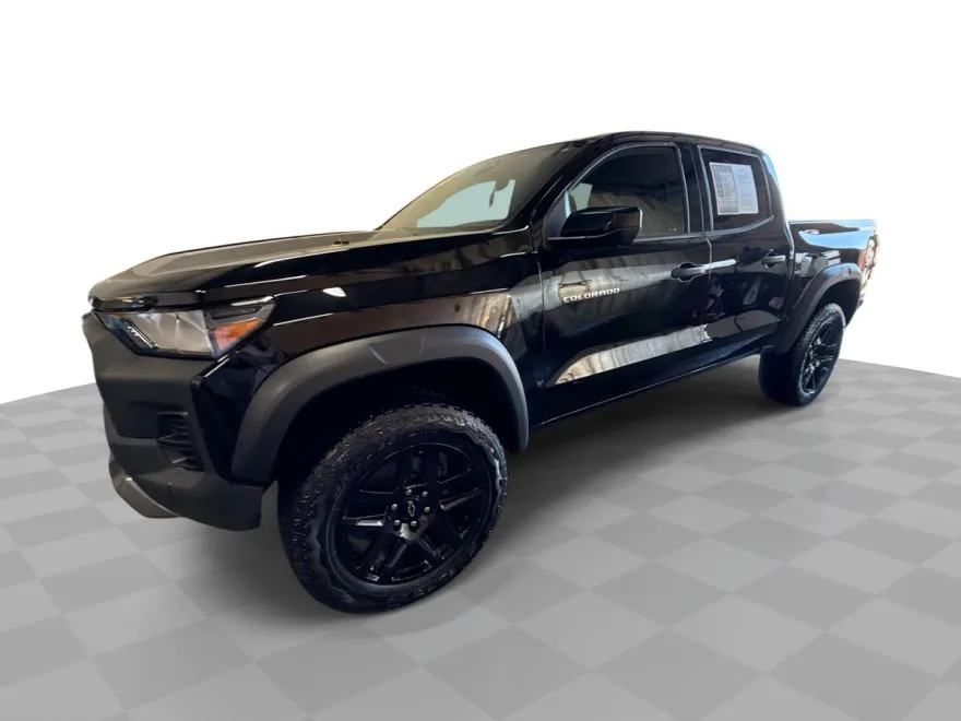 2024 Chevrolet Colorado Trail Boss photo 1