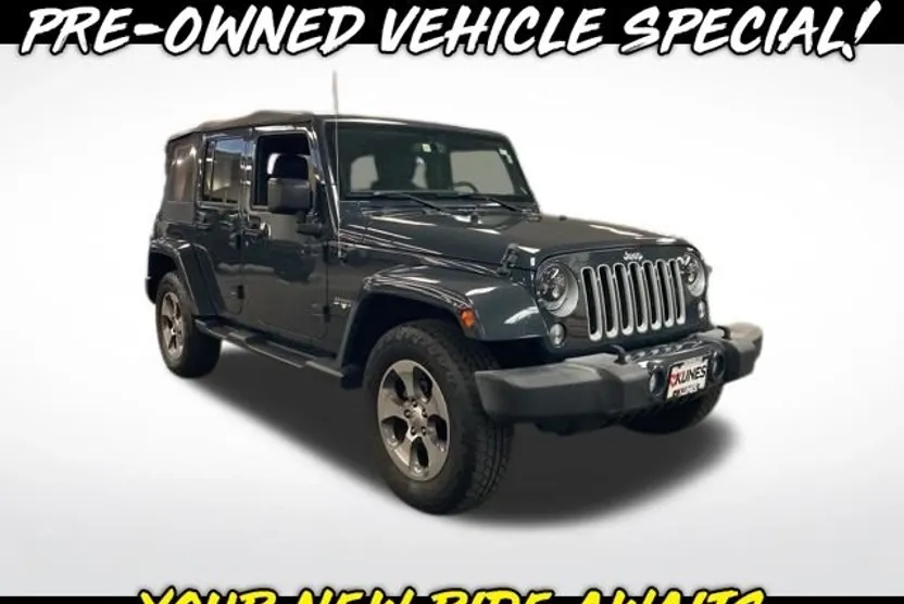 2016 Jeep Wrangler Unlimited Sahara photo 1