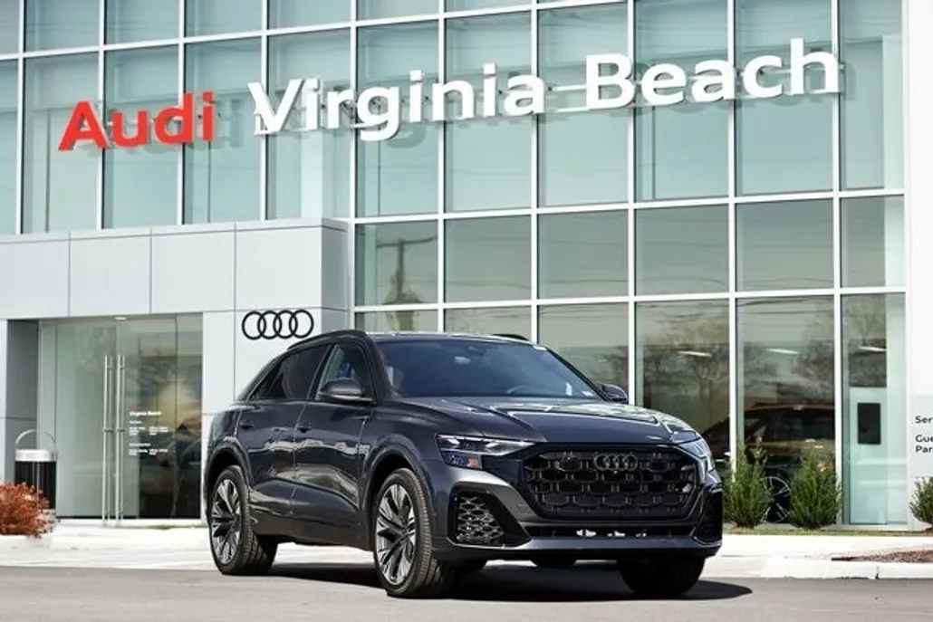 2025 Audi Q8 55 Premium Plus photo 1