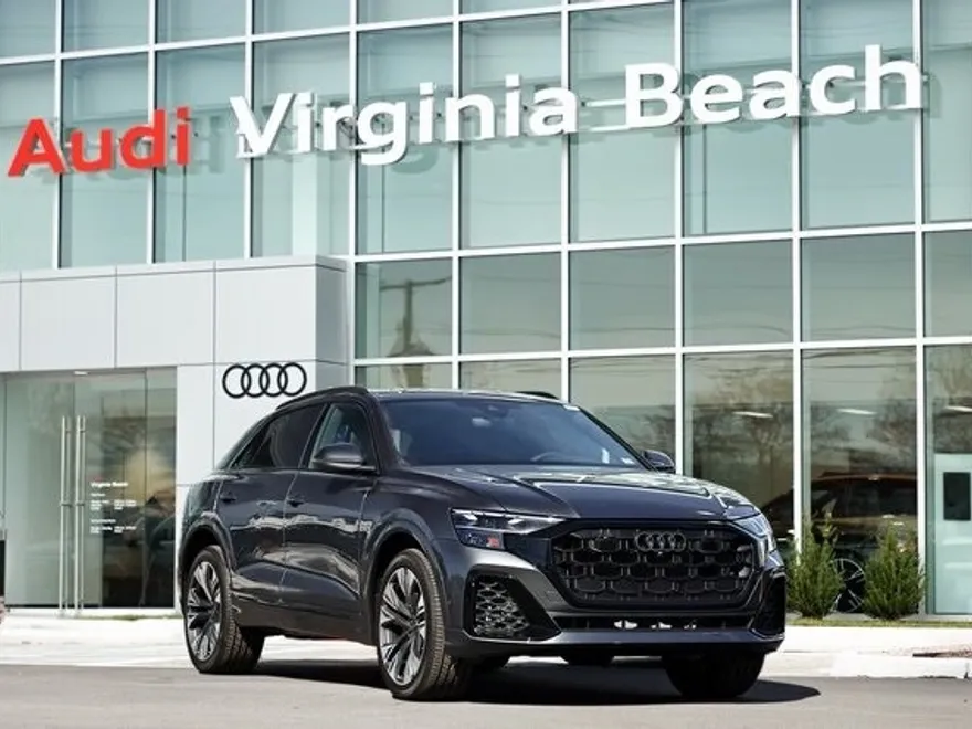 2025 Audi Q8 55 Premium Plus photo 1