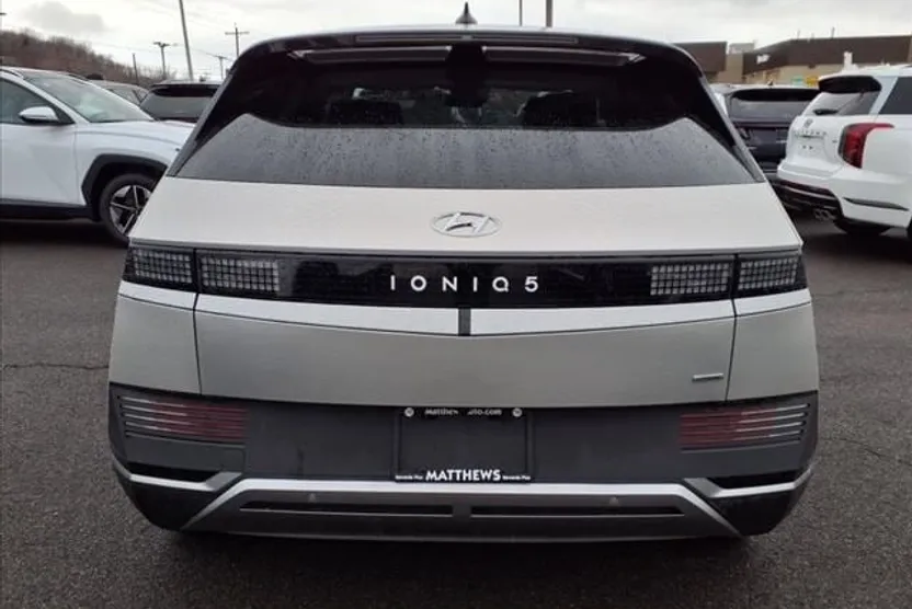 2024 Hyundai Ioniq 5 SEL photo 1