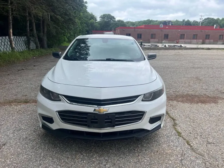 2016 Chevrolet Malibu LS photo 1