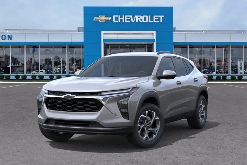 2025 Chevrolet Trax LT photo 1