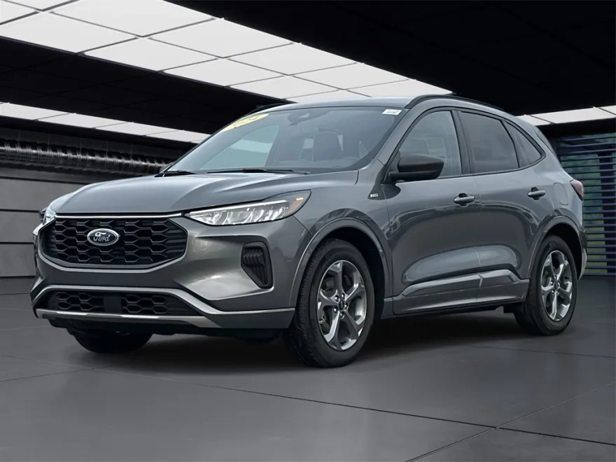 2024 Ford Escape ST-Line photo 1
