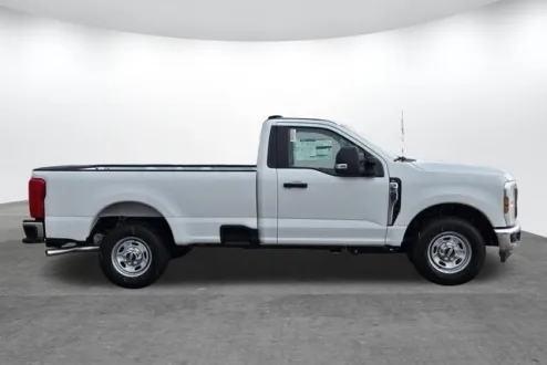 2025 Ford F-250 photo 2