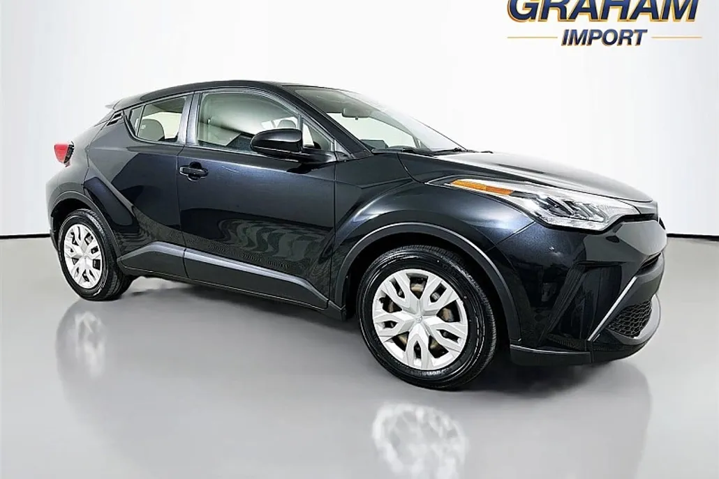2021 Toyota C-HR LE photo 1