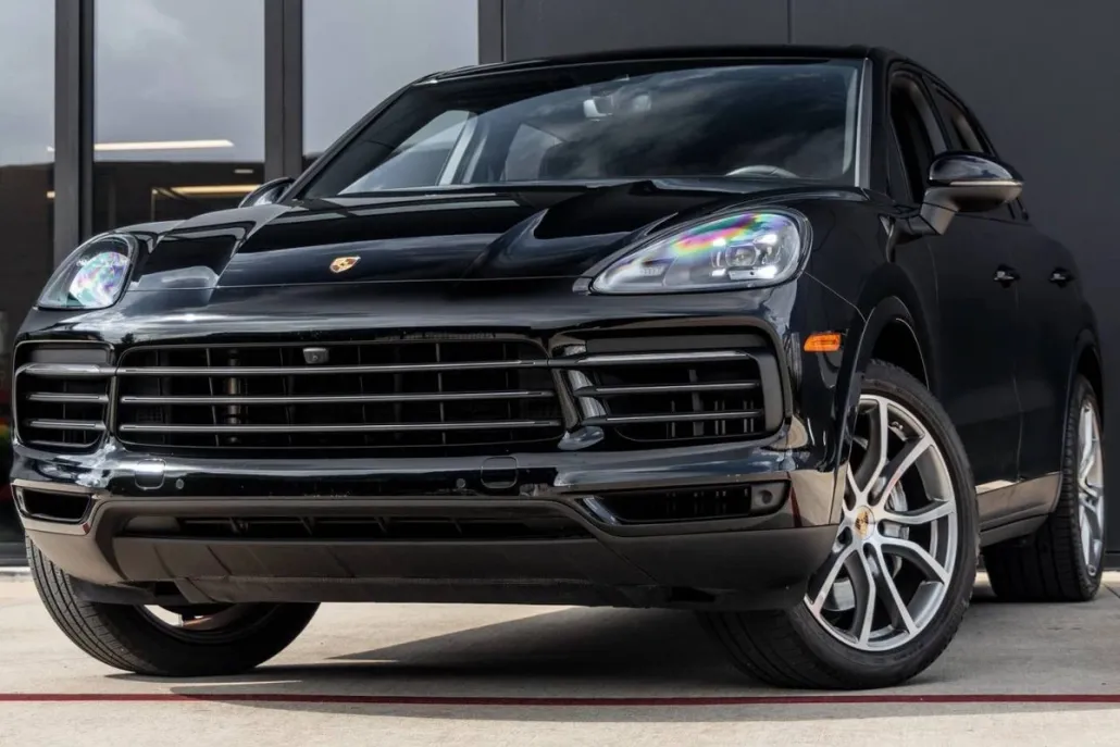2023 Porsche Cayenne Platinum Edition photo 1