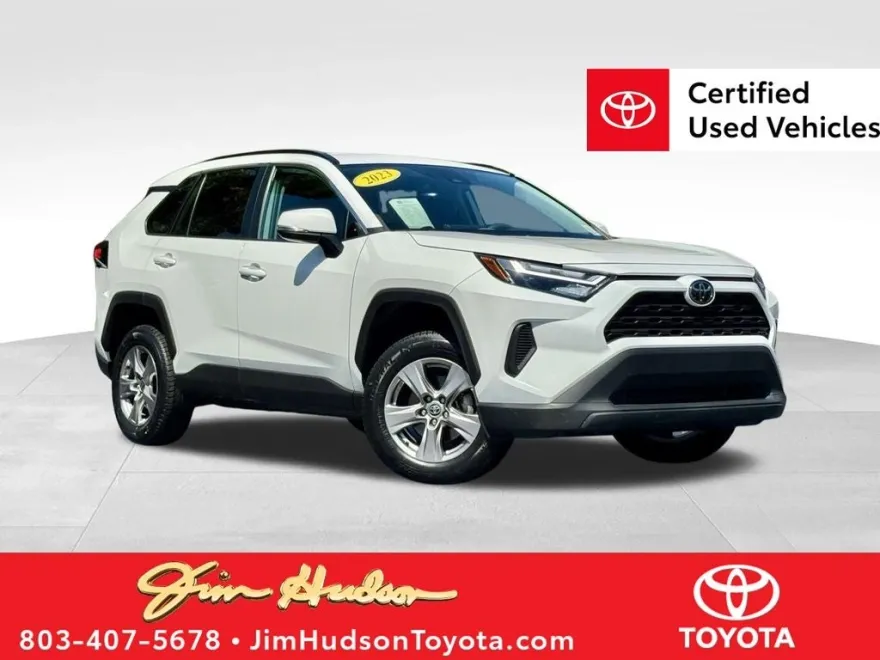 2023 Toyota RAV4 XLE photo 1