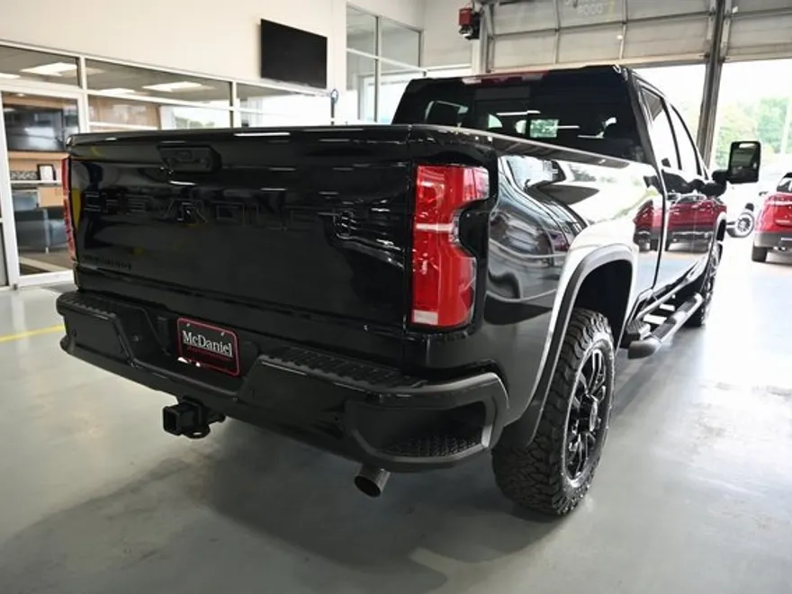 2025 Chevrolet Silverado 2500HD LT photo 1