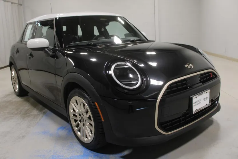 2025 Mini Cooper S Hardtop 4 Door photo 1