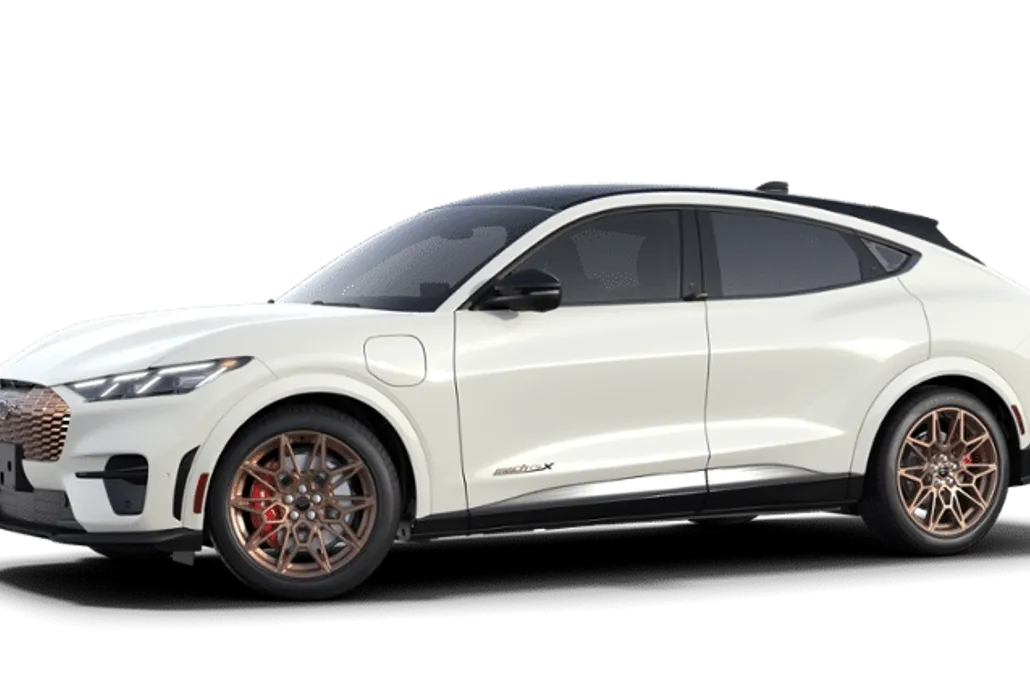 2025 Ford Mustang Mach-E GT photo 1