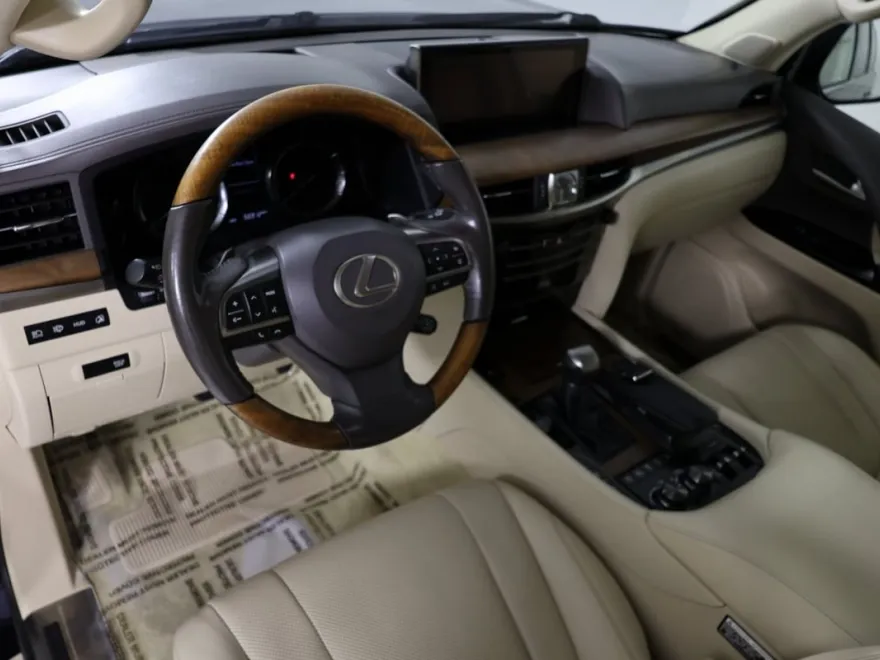 2017 Lexus LX 570 photo 20