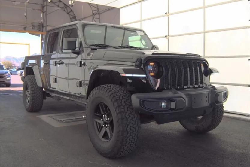 2021 Jeep Gladiator Sport photo 1