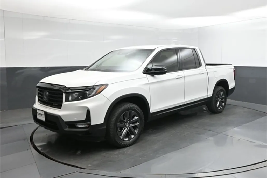 2022 Honda Ridgeline Sport photo 1