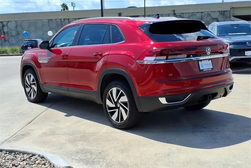 2024 Volkswagen Atlas Cross Sport SE Technology photo 1