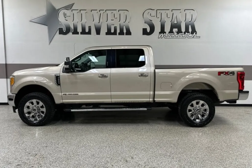 2017 Ford F-250 Lariat FX4 photo 1