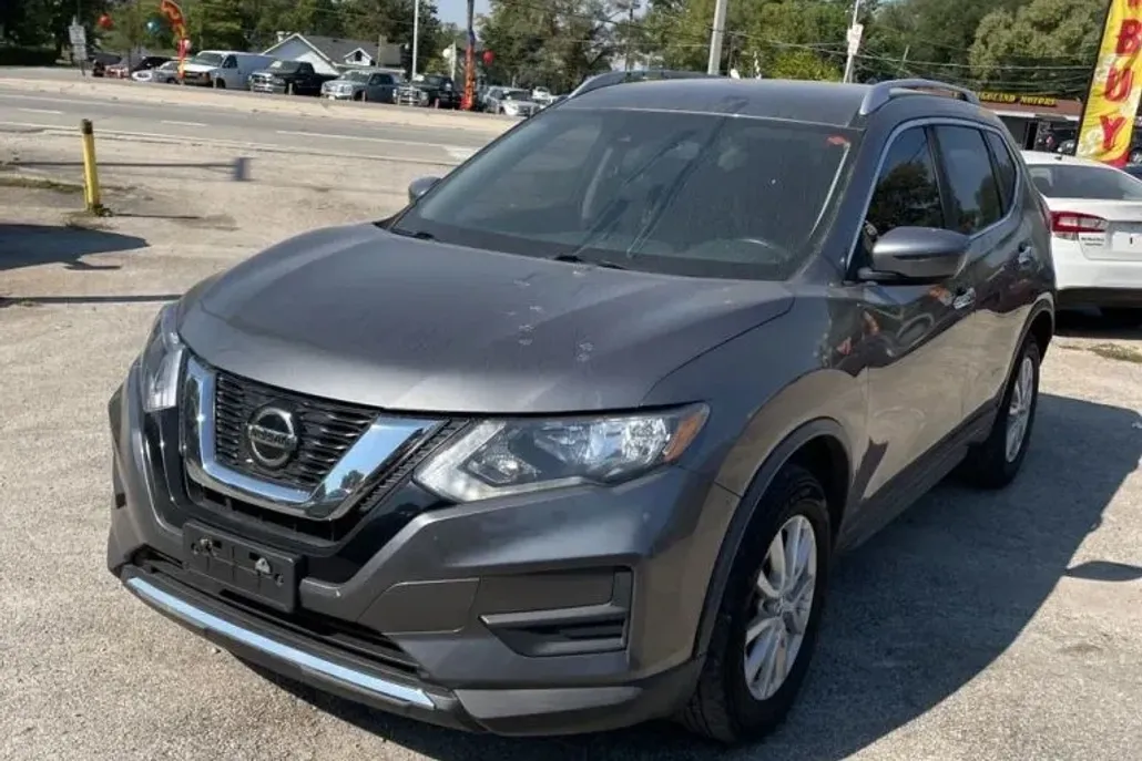 2019 Nissan Rogue SV photo 1