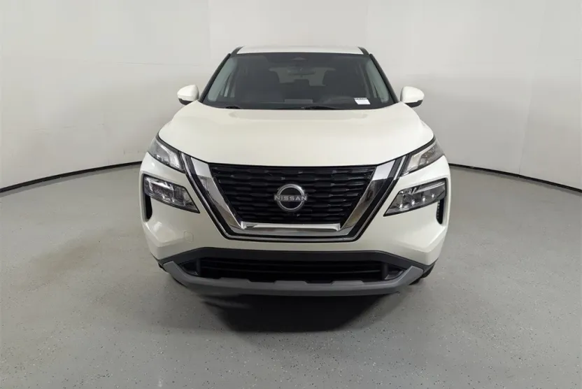 2023 Nissan Rogue SV photo 1
