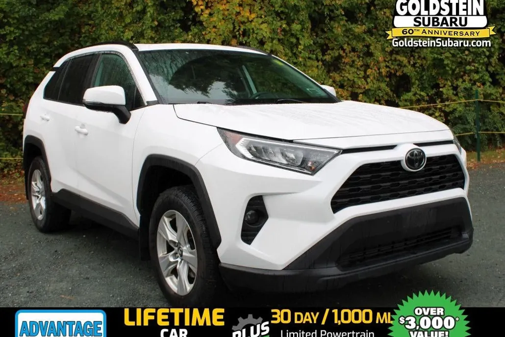 2021 Toyota RAV4 XLE photo 1