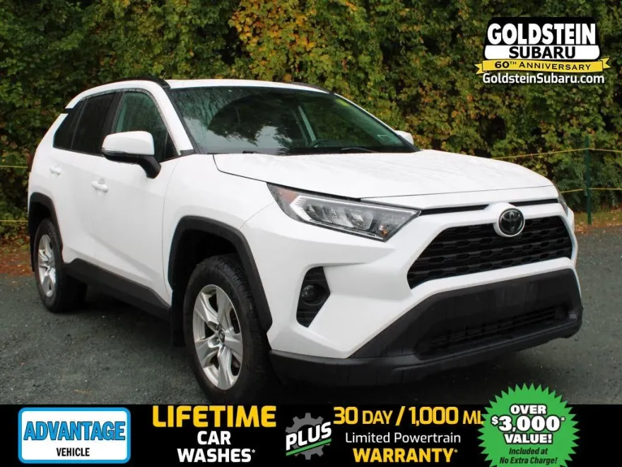 2021 Toyota RAV4 XLE photo 1
