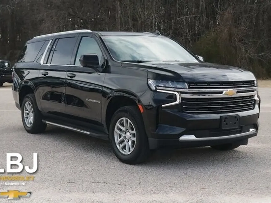 2023 Chevrolet Suburban LT photo 1