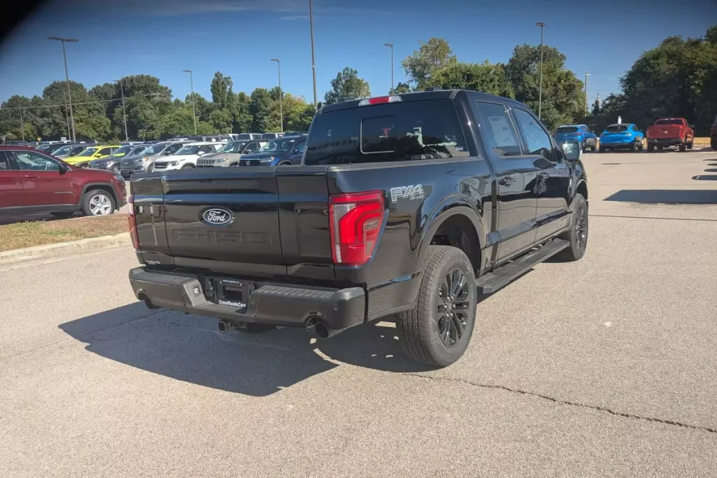 2025 Ford F-150 Lariat photo 1
