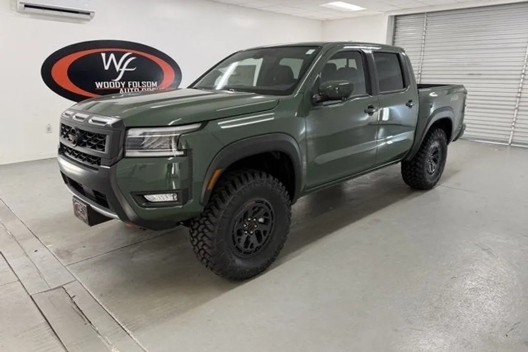 2025 Nissan Frontier Crew Cab PRO-4X photo 1