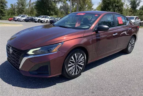 2024 Nissan Altima 2.5 SV photo 2