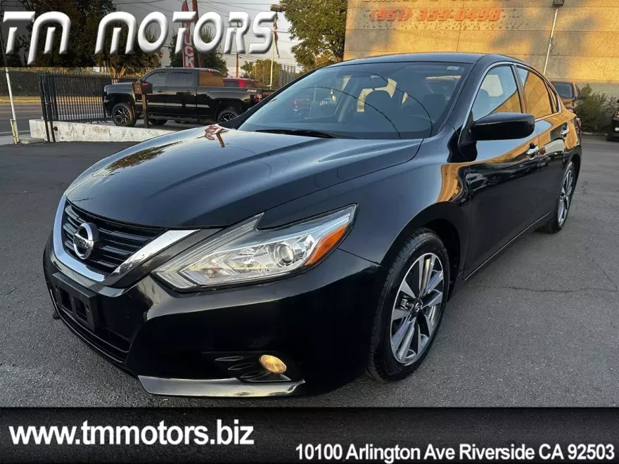 2017 Nissan Altima 2.5 SV photo 1