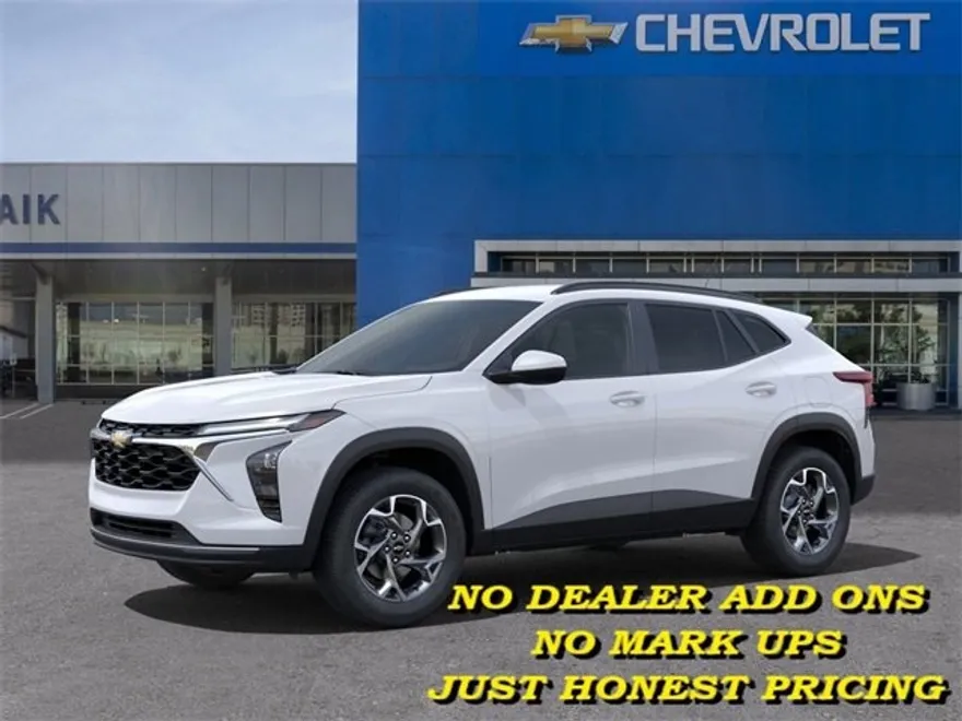 2025 Chevrolet Trax LT photo 1