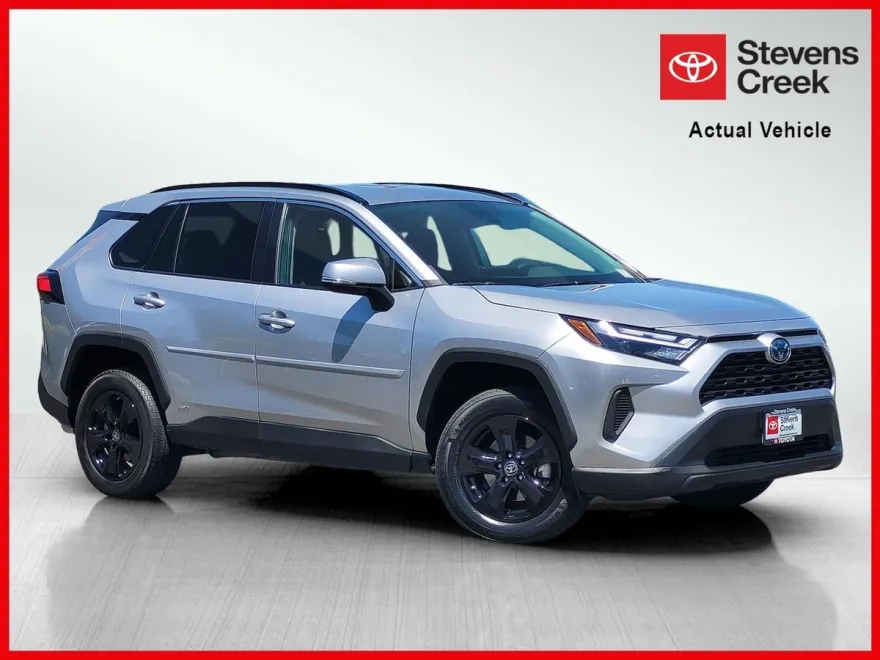 2023 Toyota RAV4 Hybrid LE photo 1