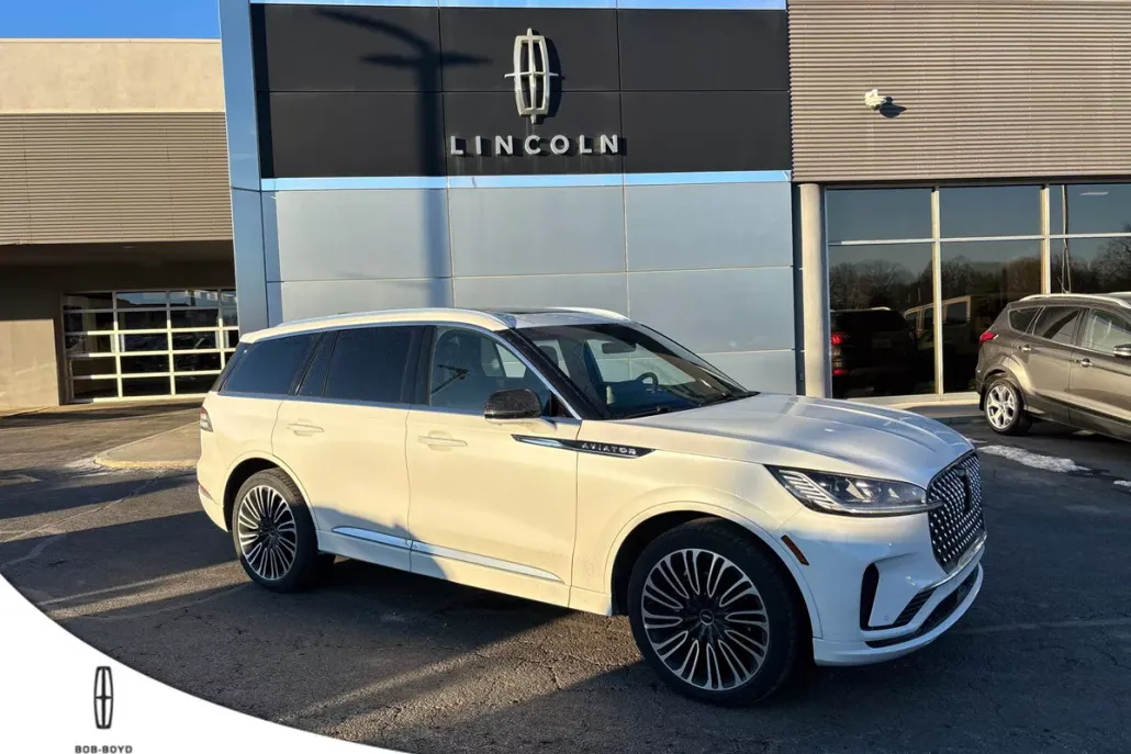 2025 Lincoln Aviator Black Label photo 1