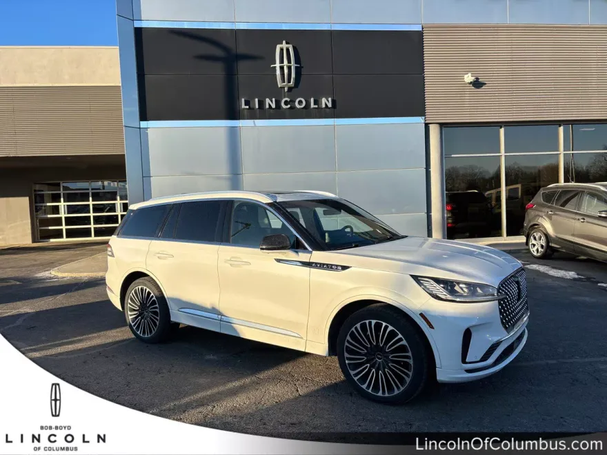 2025 Lincoln Aviator Black Label photo 1